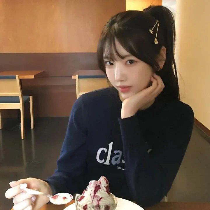 男孩与鹈鹕